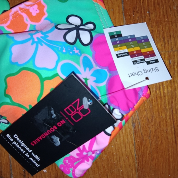 NWT No Boundaries Floral Retro Bikini Top Jr's. L - Picture 2 of 5